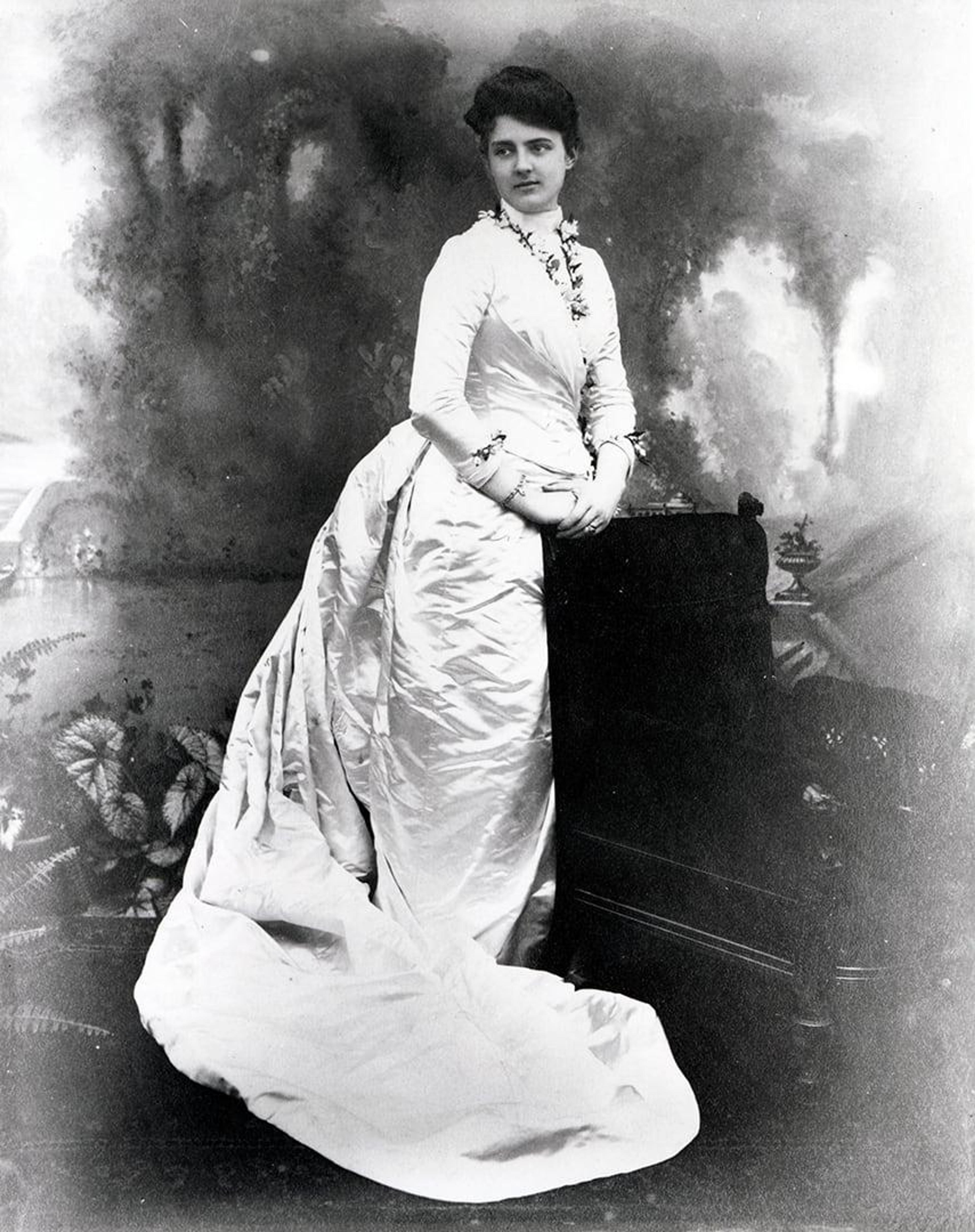 4327 mas 1886 frances cleveland wedding portrait whha