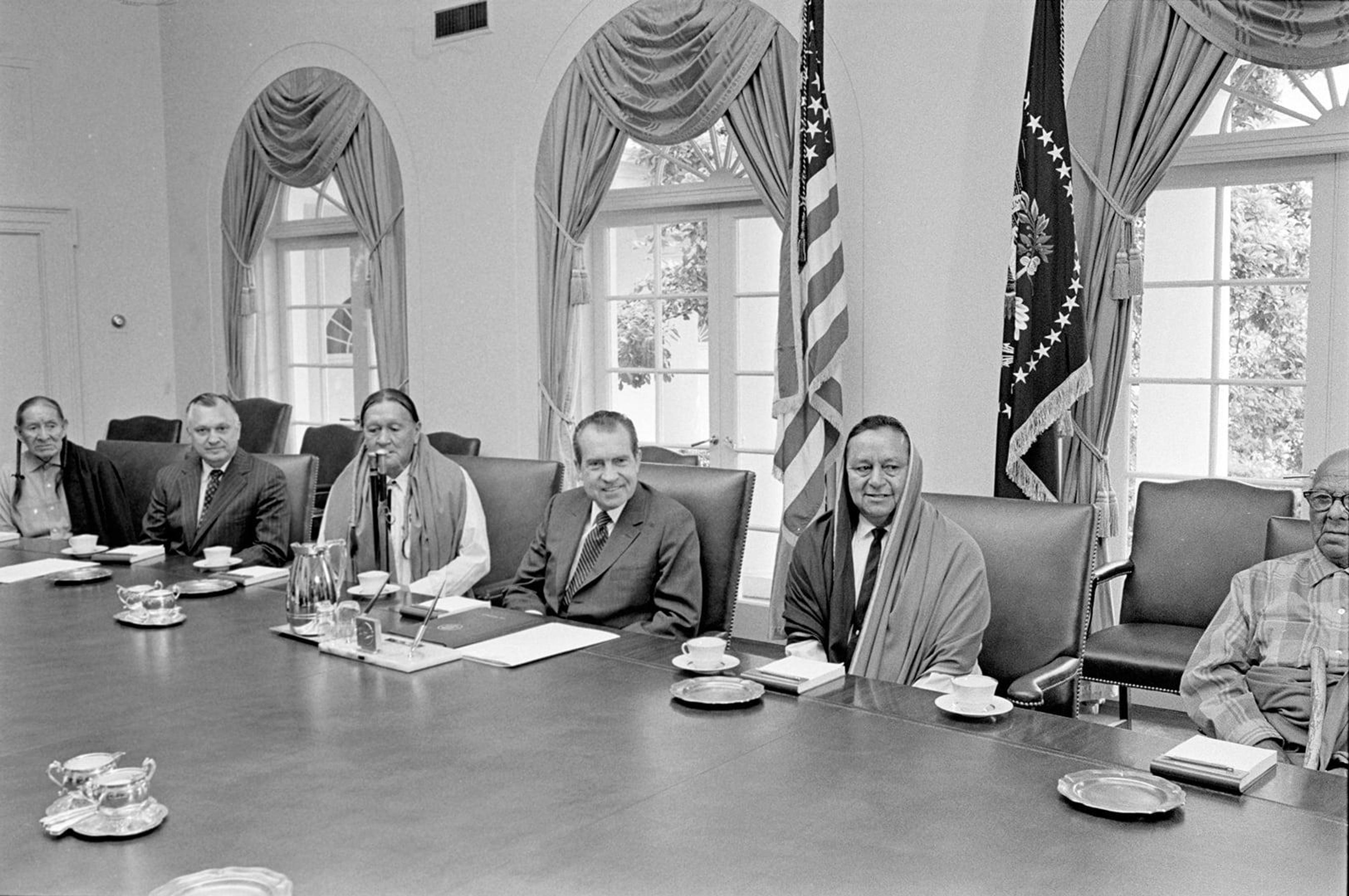 4332 mas 1970 nixon meets with pueblo leaders whha1