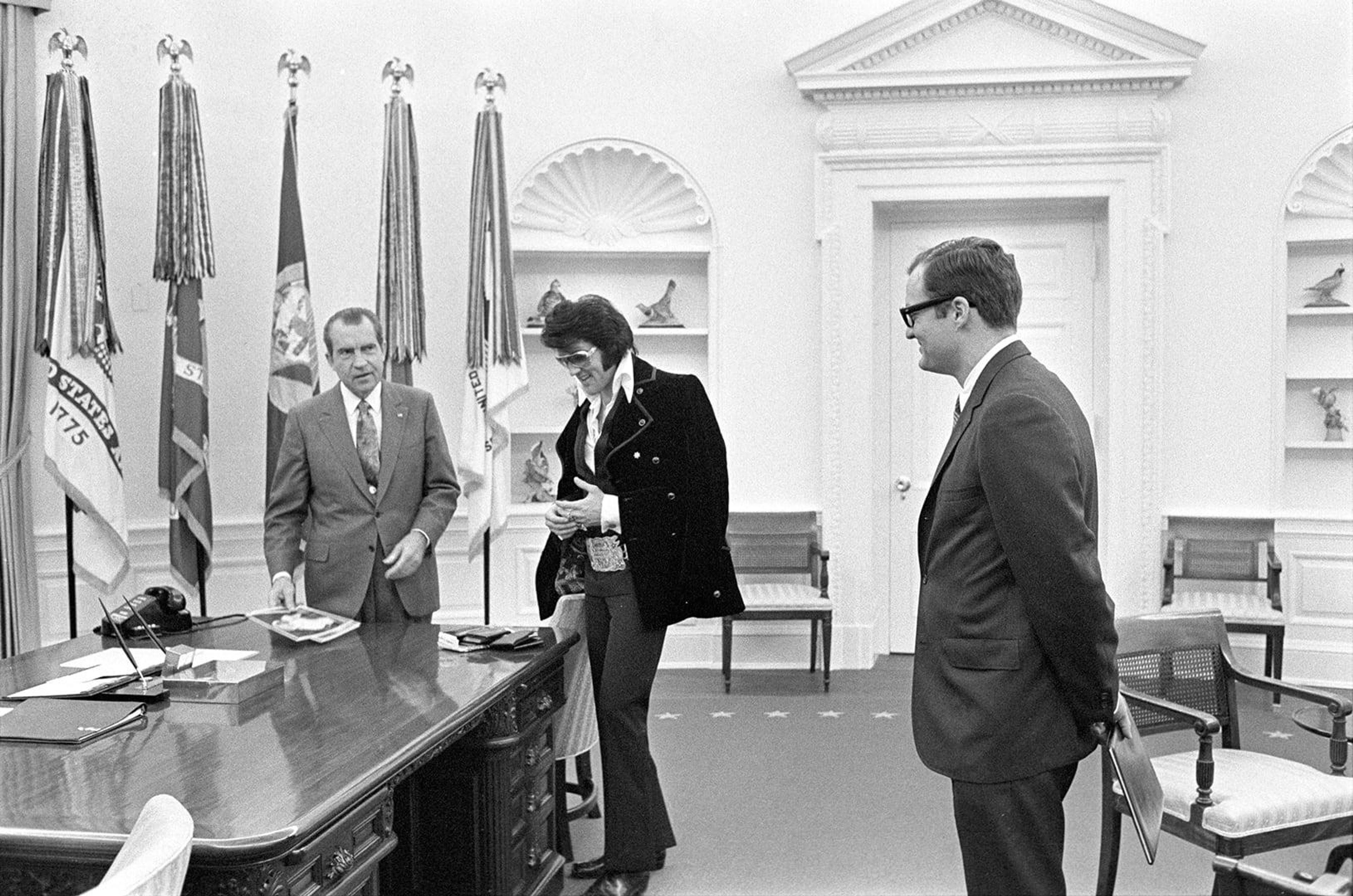 4450 mas 1970 nixon elvis and egil krogh in oval office whha